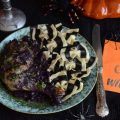 recette salée pour Halloween : Poulet violet à la sauce verte