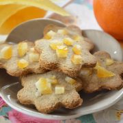 Biscuits à la farine de châtaigne et à l'orange confite