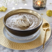 velouté de champignons chantilly foie gras : une recette festive et pleine de saveurs