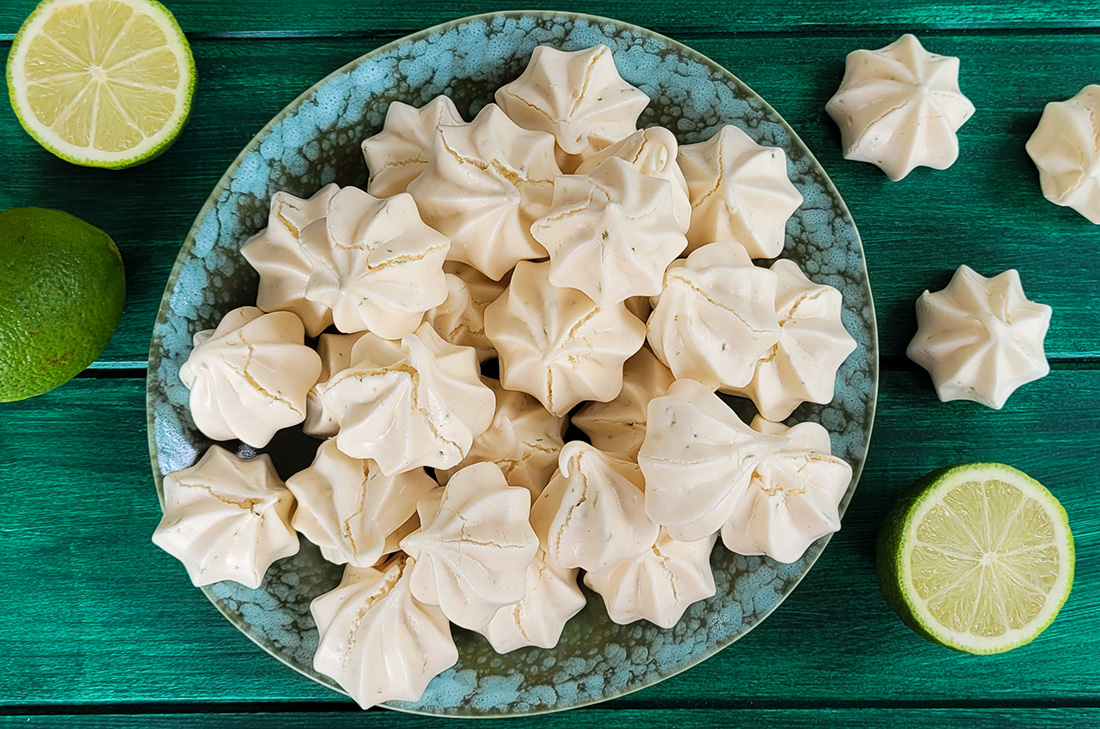 Jolies meringues citron vert et fleur de sel