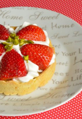 Tartelettes aux fraises frangipane de pistaches