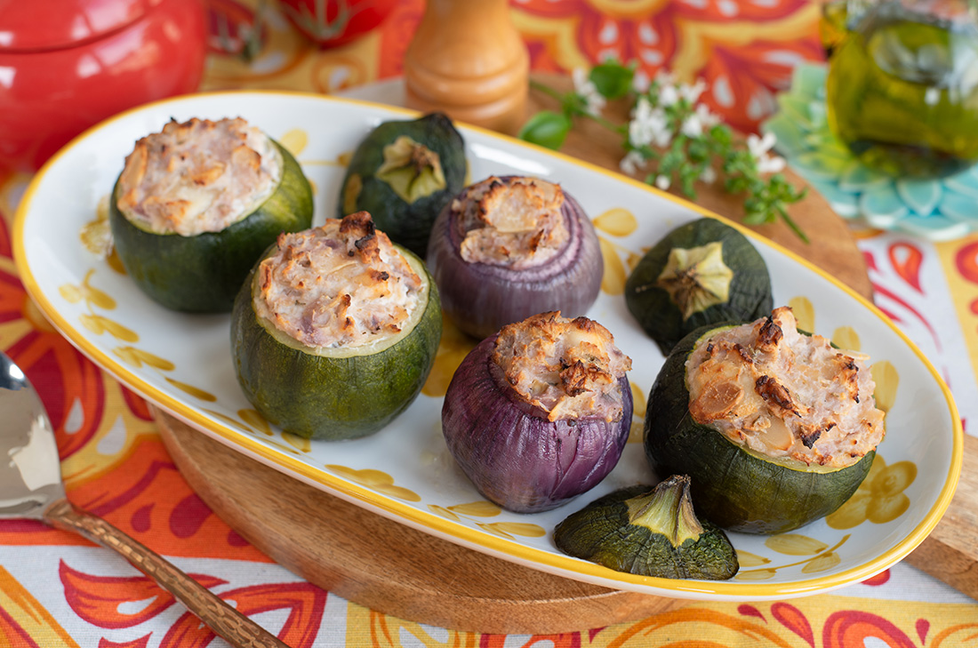recette de courgettes et oignons rouges à la ricotta et aux fruits secs