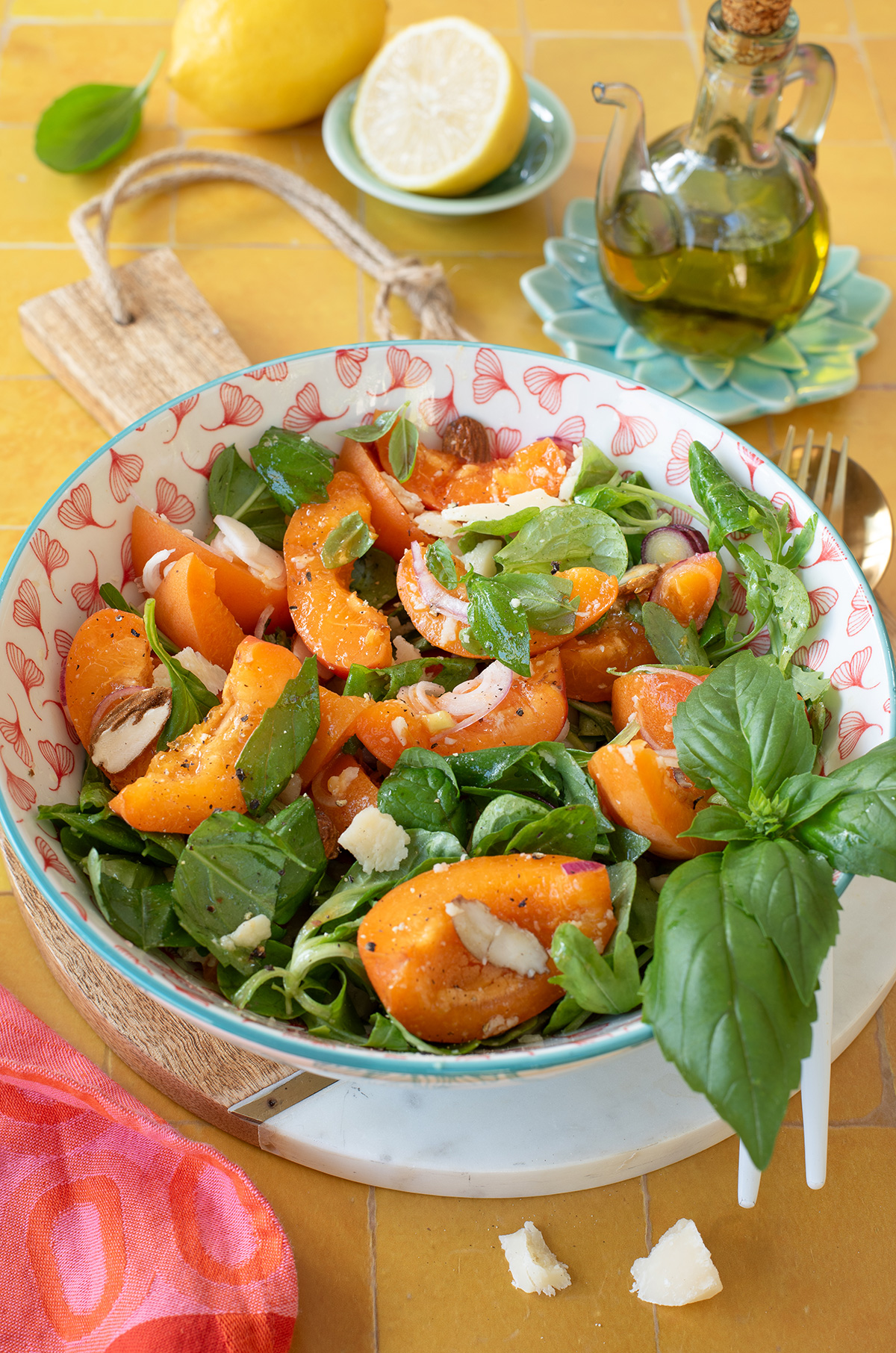 Salade abricots parmesan mâche et amandes fraîches