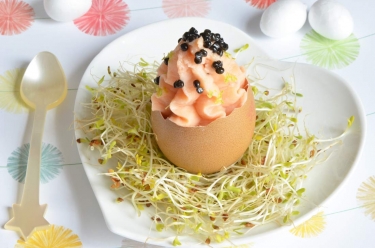 oeufs mousse de saumon au caviar de printemps