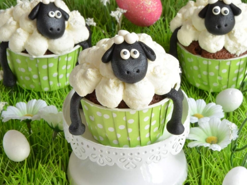 Cupcakes Au Chocolat Decores Facon Shaun Le Mouton