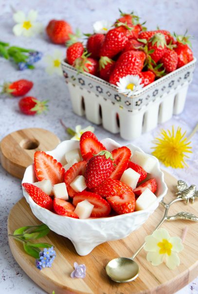 Recette de salade de fraises et cubes au lait ribot