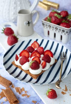 Tarte aux fraises et aux crêpes dentelle