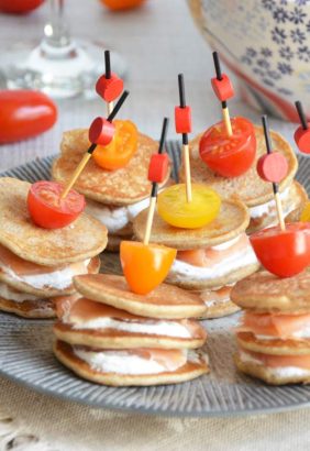 Mini blinis saumon et chèvre frais