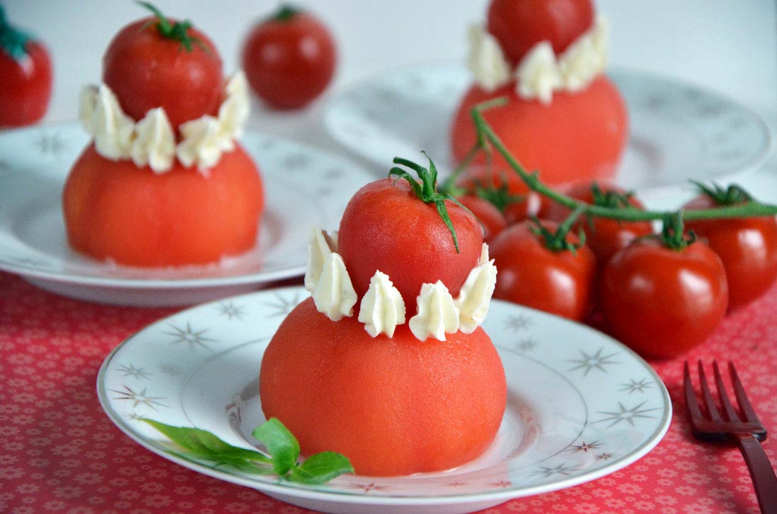 Délicieuse religieuse tomate burrata