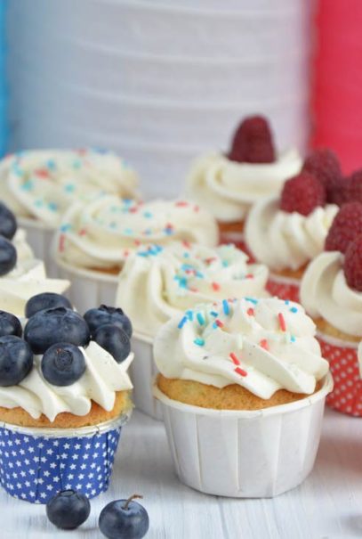 Mini cupcakes aux fruits rouges bleu blanc rouge
