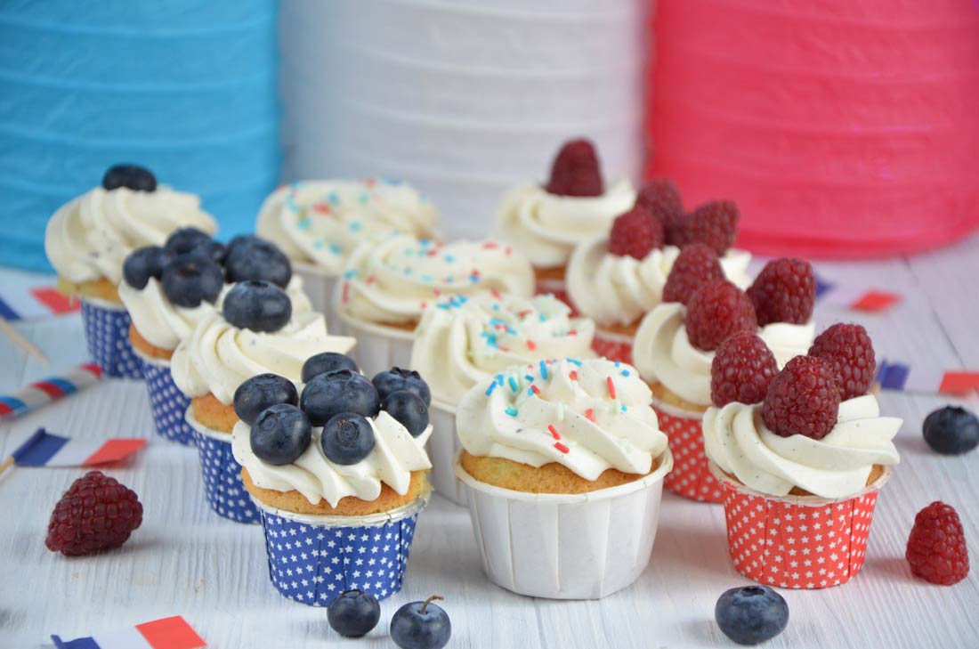Mini cupcakes aux fruits rouges bleu blanc rouge