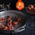 Yeux de zombie rose litchi et cocktail pour Halloween