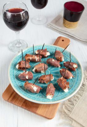 Dattes farcies au chèvre et prosciutto