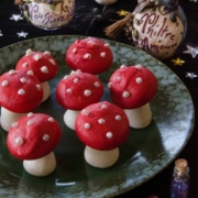 Meringues champignons vénéneux fait maison