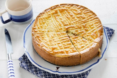 gâteau breton fourré à la crème de pruneau maison