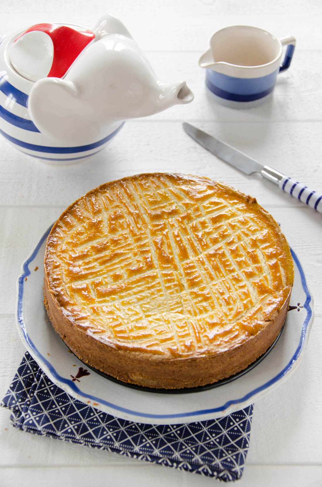 Gâteau breton fourré crème de pruneau