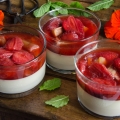 Panna cotta fraises rhubarbe