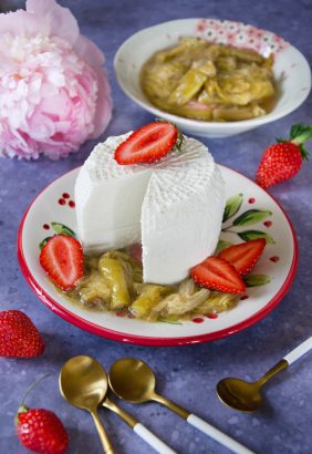 Brocciu fraises rhubarbe