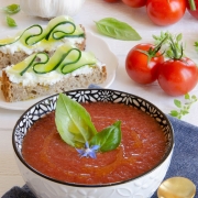 Soupe glacée tomate huile ail blanc
