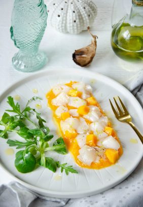 Tartare de saint jacques mangue huile ail noir