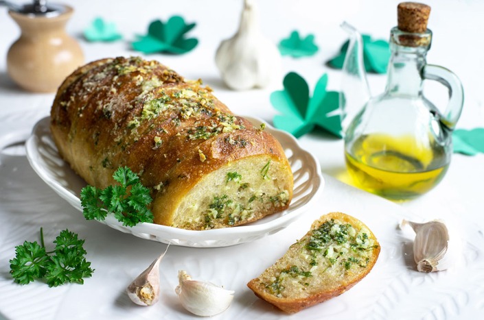 Pain à l'ail huile d'olive et parmesan