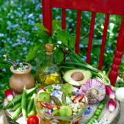 Salade de brousse et légumes de printemps