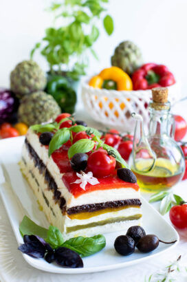 Terrine de chèvre, tapenade et poivrons