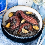 Risotto à l'encre de seiche facile et délicieux