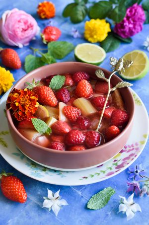Soupe sucrée fraises rhubarbe framboises
