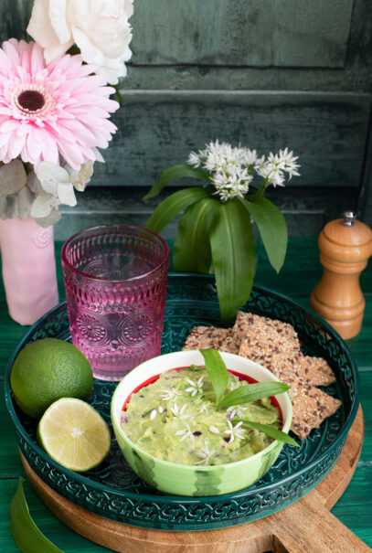 Recette de guacamole à l'ail des ours